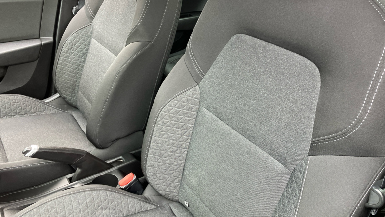 Renault Clio 1.0 TCe 100 Play 5dr Petrol Hatchback